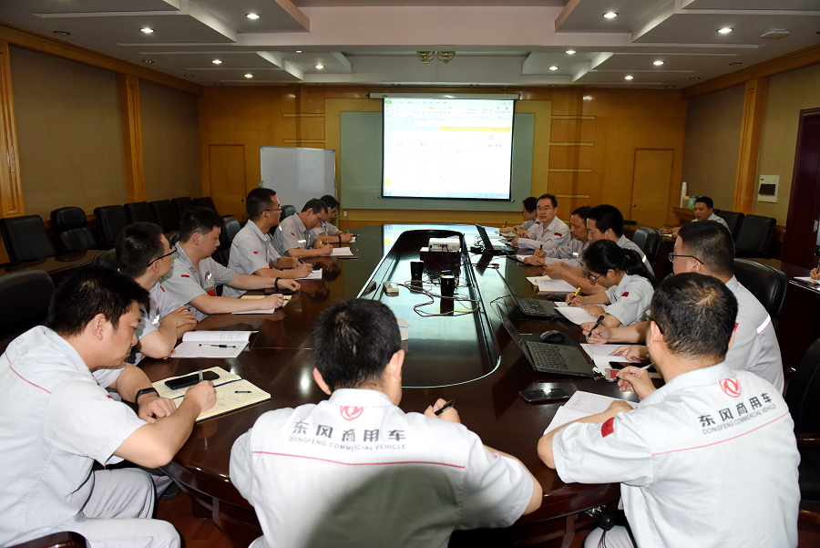 C:\Users\liangxq\Desktop\“三個報告”剛露面，鍛造廠員工為何討論的既熱烈又激烈？\鍛造廠分組討論1.jpg