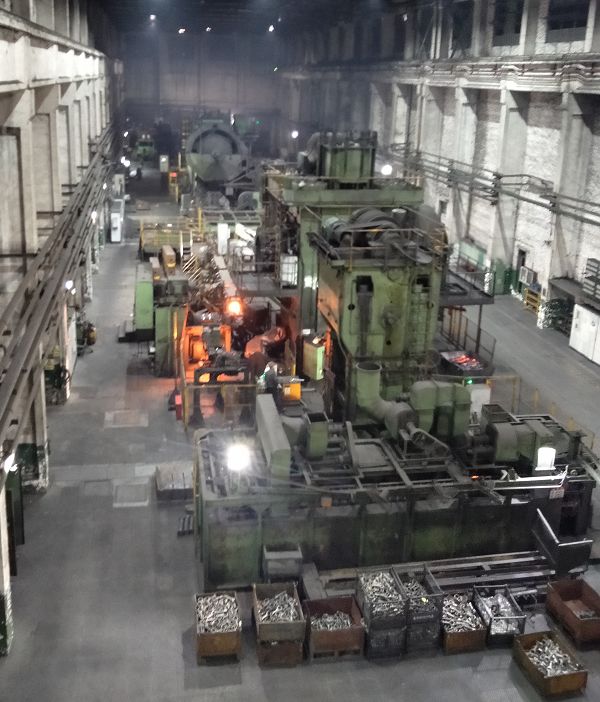 鍛二重鍛工區生產場景.jpg