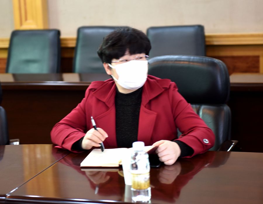 區政協秘書長張月梅.jpg