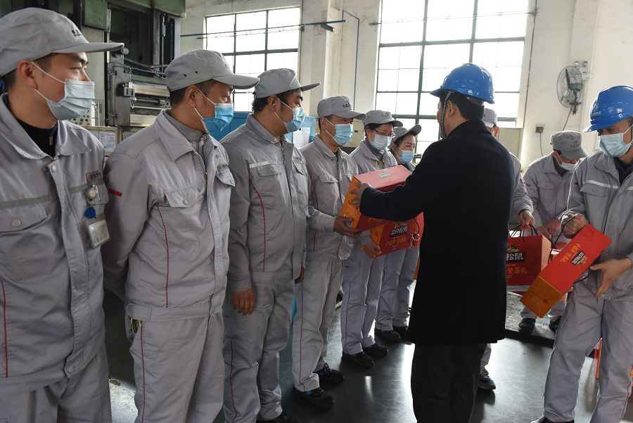 模具車間慰問現場5.jpg